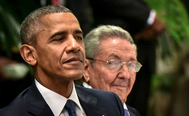 Barack Obama and Cuban President Raul Castro
