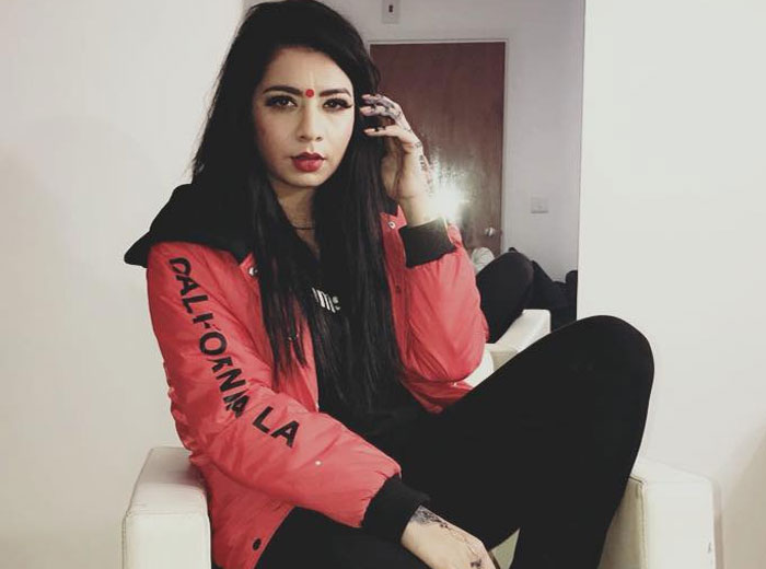 Jasmine Sandlas Punjabi Singer Hot & Sexy Photos Wallpapers Images